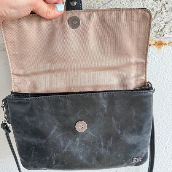 The Sak Leather Crossbody Bag Black Satchel Purse with Flap Pockets Y2K Style - Picture 6 of 8